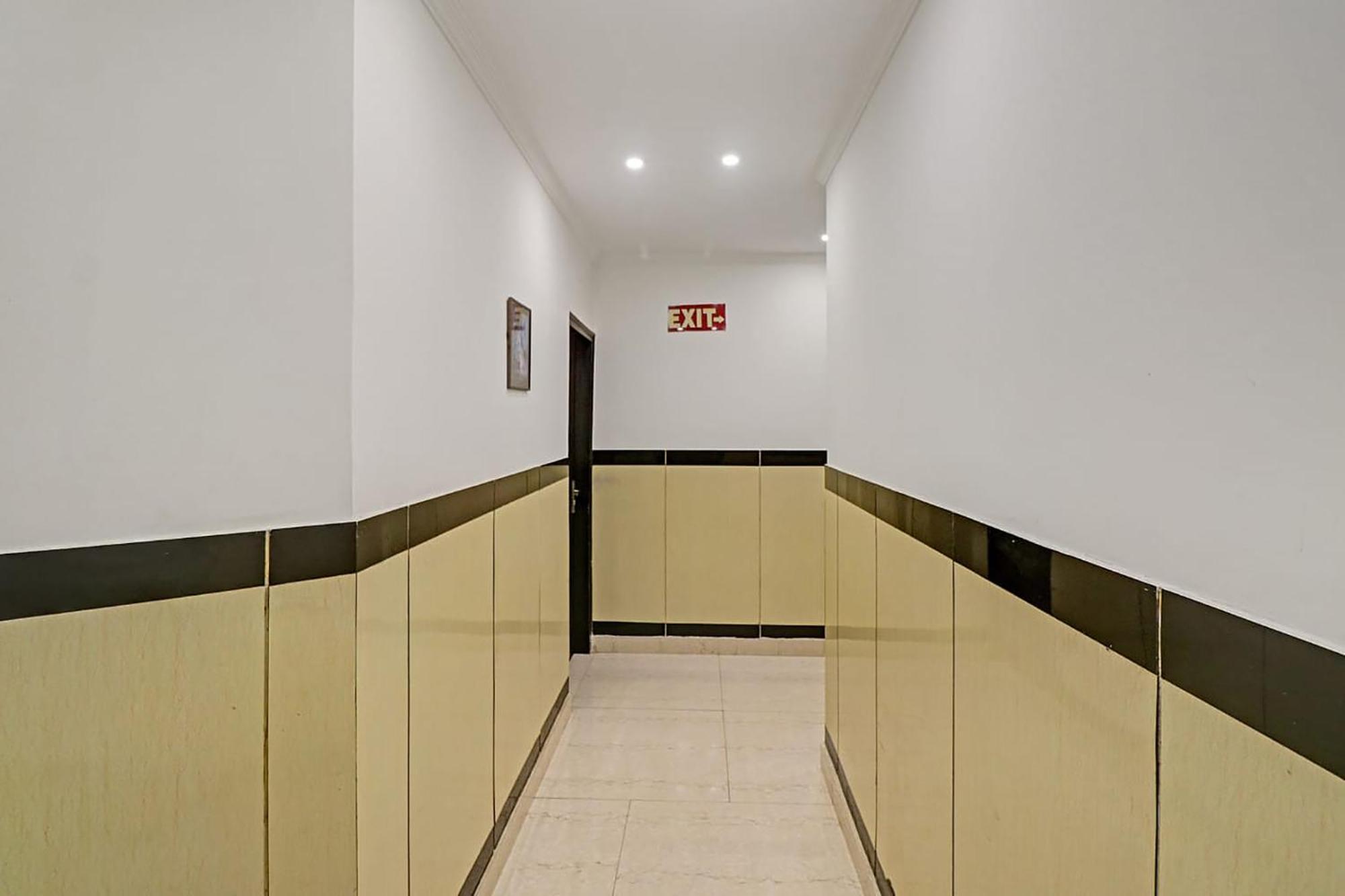 Hotel Fabexpress Lloyd House Neu-Delhi Exterior foto