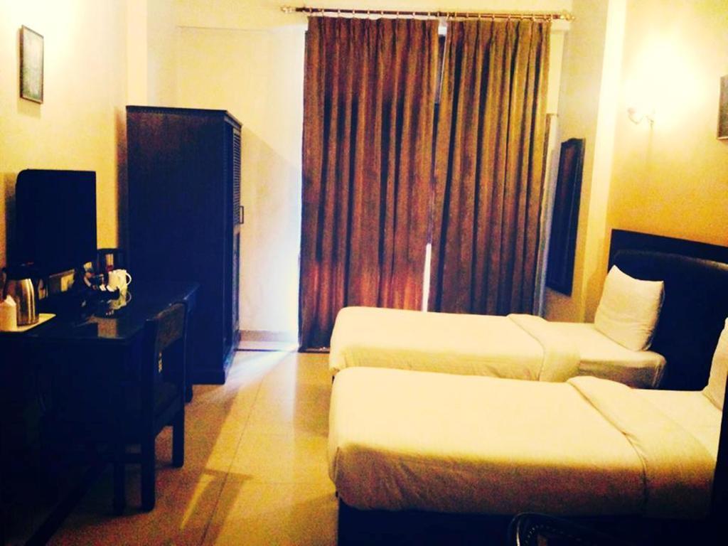 Hotel Fabexpress Lloyd House Neu-Delhi Exterior foto
